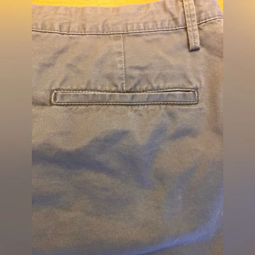 GAP Mens Gray Casual Shorts NWOT summer business casual beach size 40